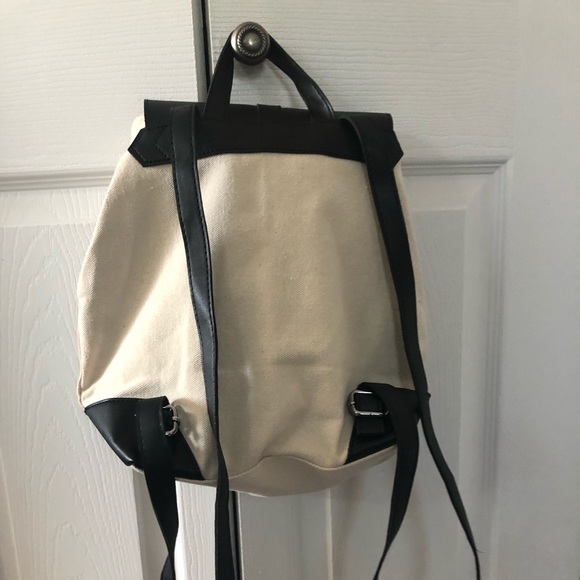 Canvas Backpack - Picture 2 of 7